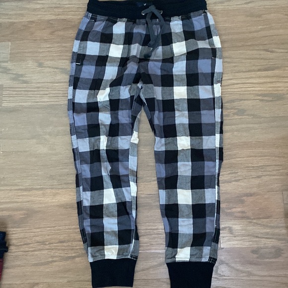 2 pack pajama jogger bundle + free thermal top - Picture 2 of 9